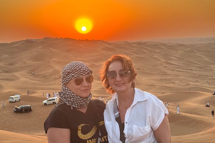 Dubai: VIP Sunset Red Dune Safari, Camel Ride & BBQ Dinner