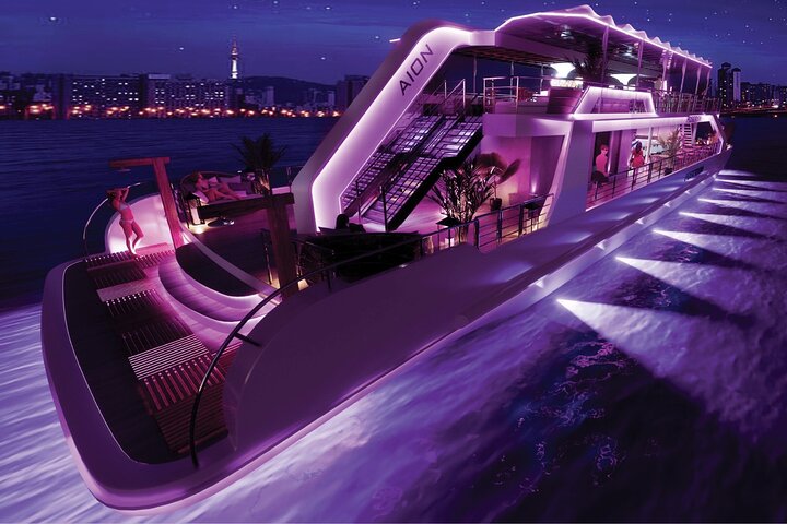 Da Nang: Poseidon Cruise with Dinner and Dragon Bridge Show