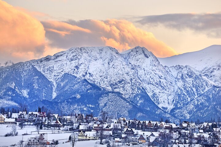 Krakow–Zakopane: Cable Car, Chocholow Baths, Cheese & Vodka