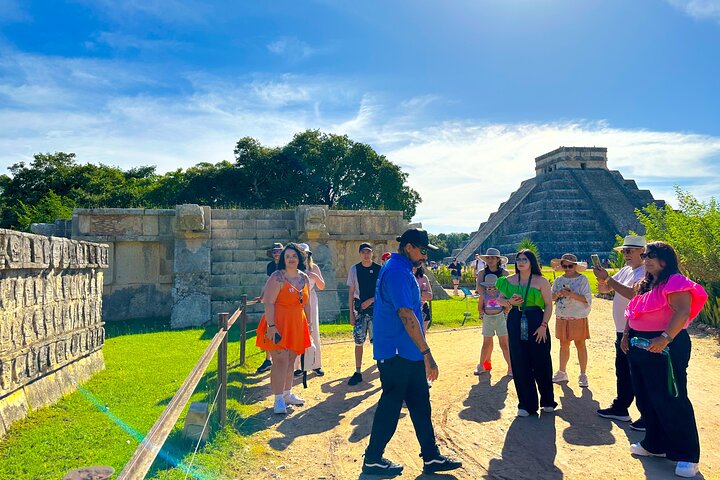 Chichen Itza Early Access Private Tour with Buffet Lunch