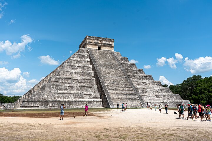 Chichen Itza Early Access Private Tour with Buffet Lunch