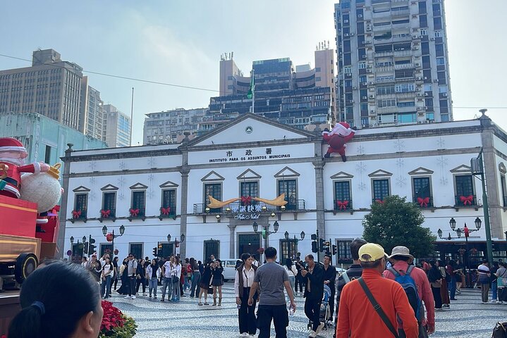 Macau Private Tour with Toyota Alphard luxury MPV limousines