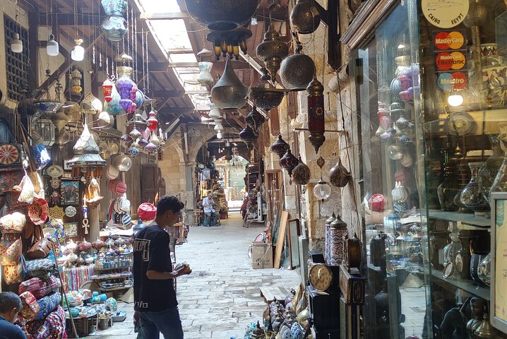 Private Guided Walking Tour in ElMoez Street & Khan Elkhalili.