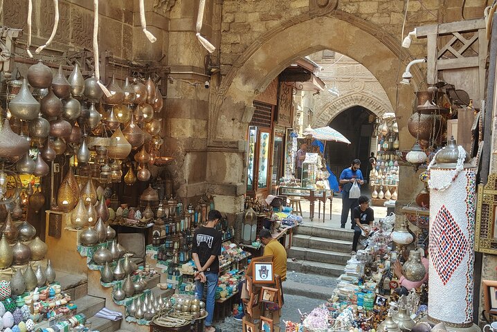 Private Guided Walking Tour in ElMoez Street & Khan Elkhalili.