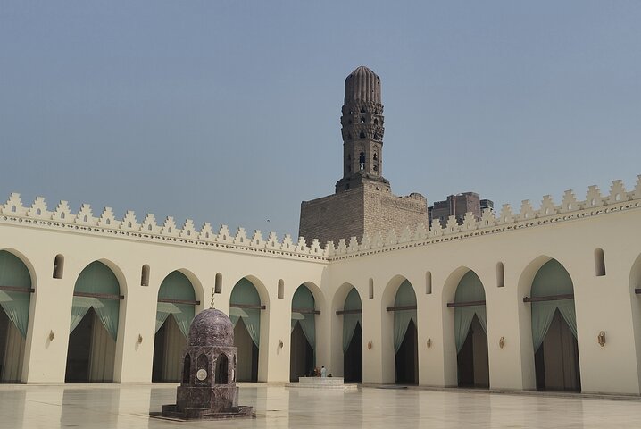Private Guided Walking Tour in ElMoez Street & Khan Elkhalili.