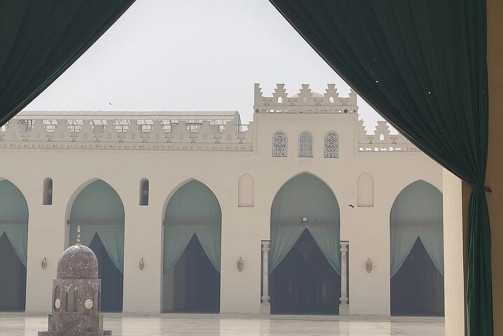 Private Guided Walking Tour in ElMoez Street & Khan Elkhalili.