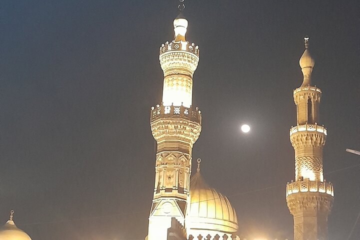 Private Guided Walking Tour in ElMoez Street & Khan Elkhalili.