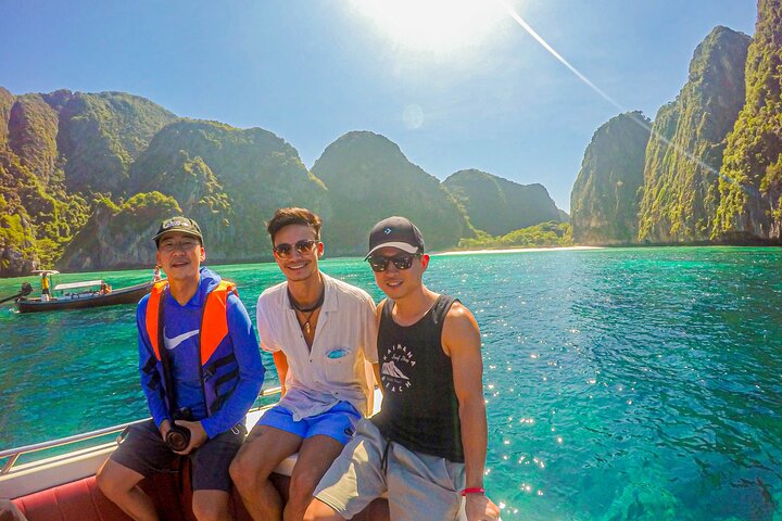 Best of Phi Phi Island Adventure Day Tour with Lunch from Phuket