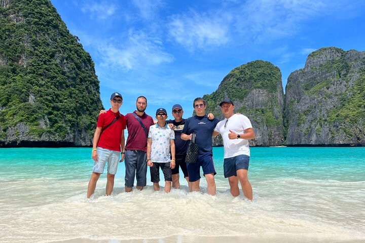 Best of Phi Phi Island Adventure Day Tour with Lunch from Phuket