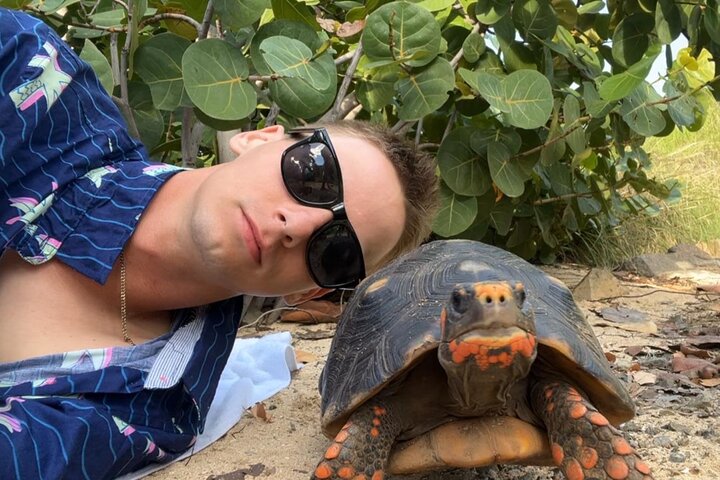 All-Inclusive Local Guided Pinel Island Tour