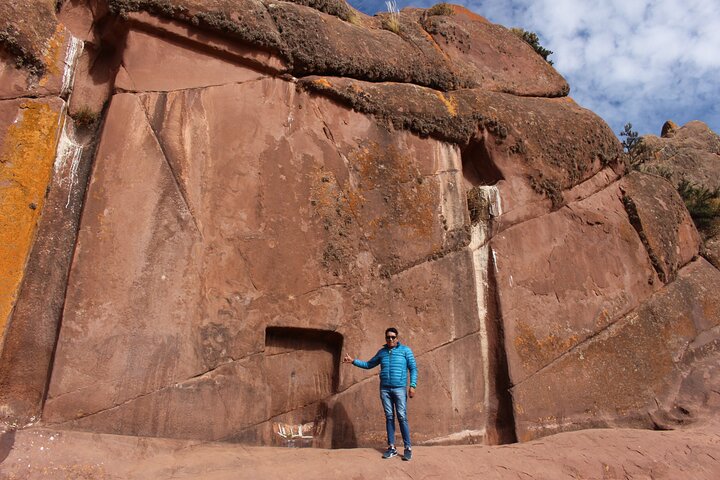 Sacred Aramu Muru & Chucuito Day Tour with Lake Titicaca Views