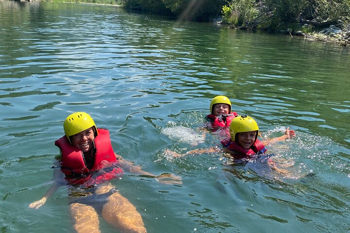 Lucca: kayak tour with aperitif + free souvenir pictures