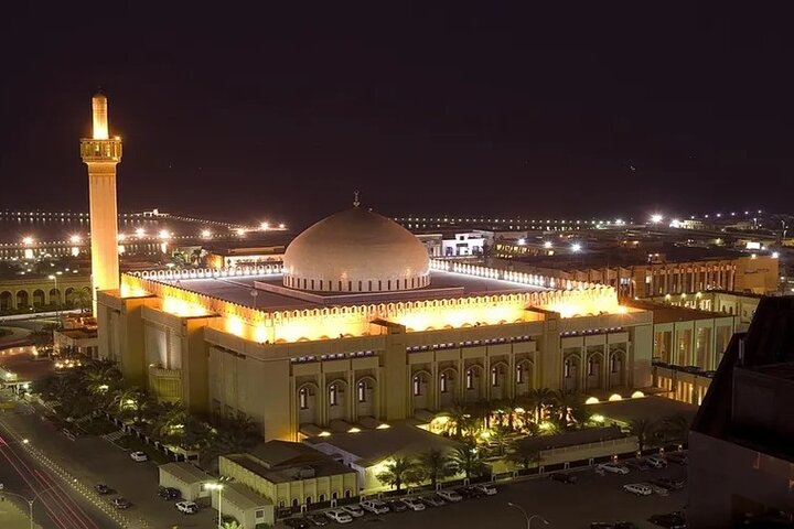 Kuwait: Half-Day City & Desert Tour with Pick-Up & Drop-Off