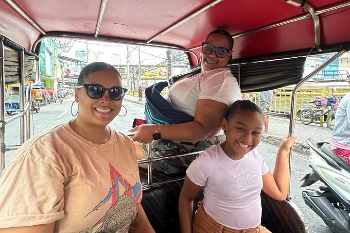 Discover the Real Manila with Tuktuk and Jeepney