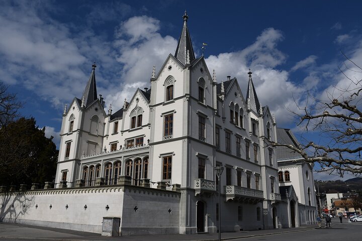 Immerse in Vevey: Lakeside Charm, History & Culinary Experiences