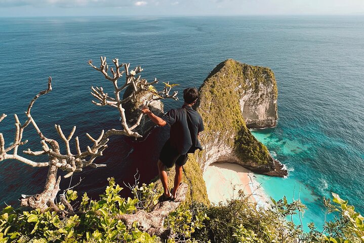 Nusa Penida day trip: boat, 4 snorkeling, Manta rays & Land tour