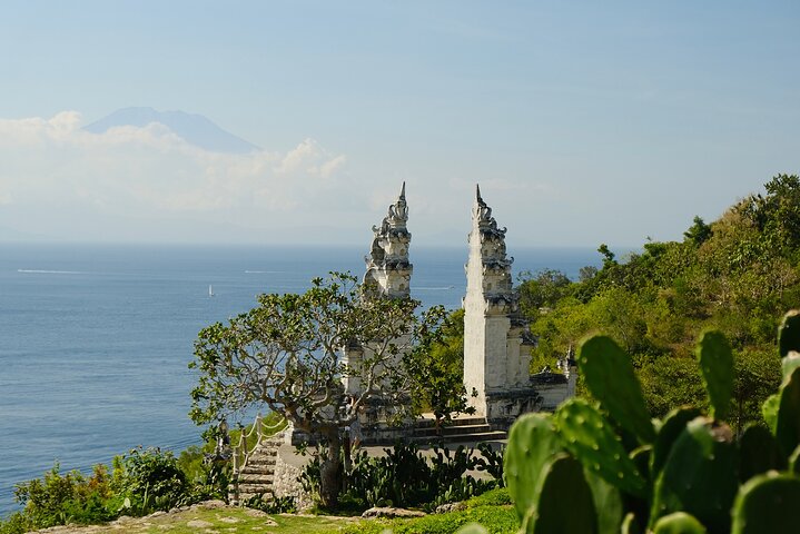 Nusa Penida day trip: boat, 4 snorkeling, Manta rays & Land tour