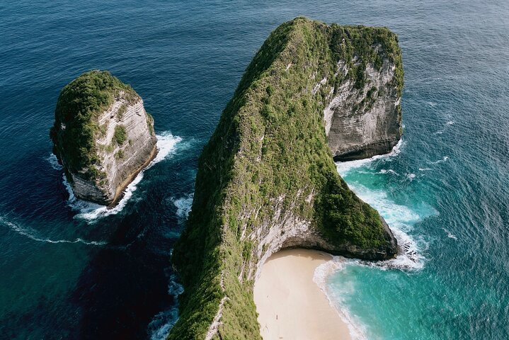 Nusa Penida day trip: boat, 4 snorkeling, Manta rays & Land tour