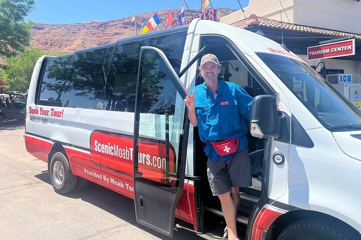 HIGHLY RATED Arches National Park Sightseeing Tour From Moab Utah