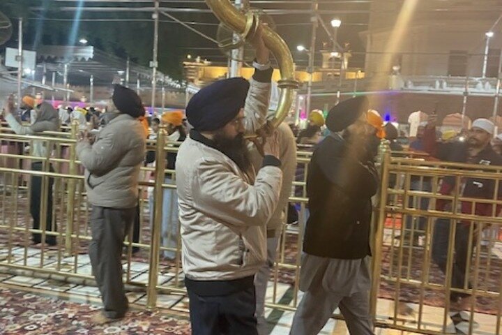 Golden Temple Night Ceremony and Light Visit Tour with Pick-Drop