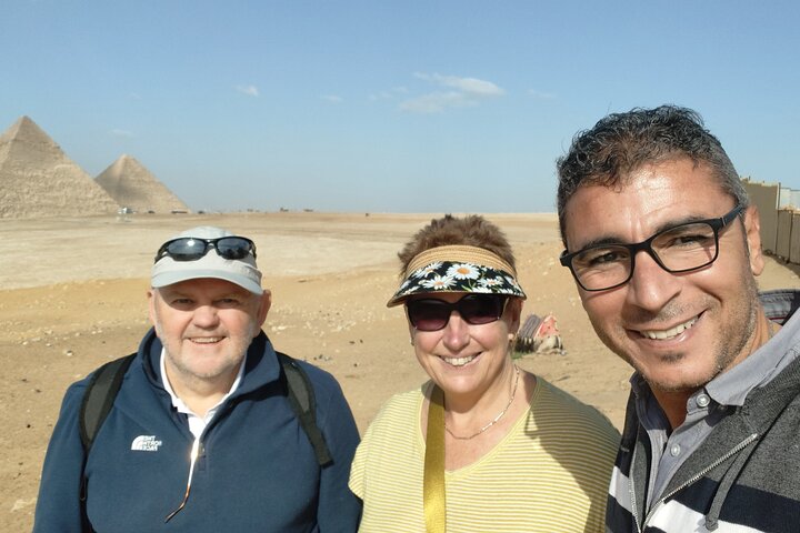 Private Guided Tour Giza Pyramid, Shpinx and The Grand Museum.