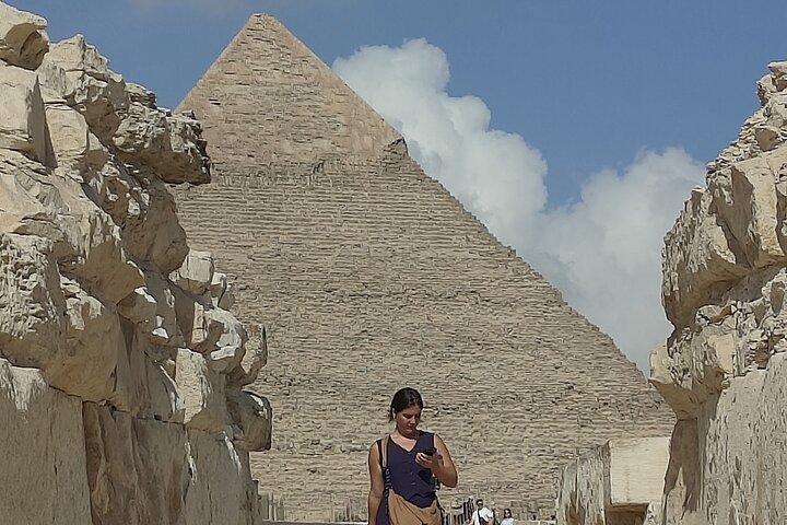 Private Guided Tour Giza Pyramid, Shpinx and The Grand Museum.