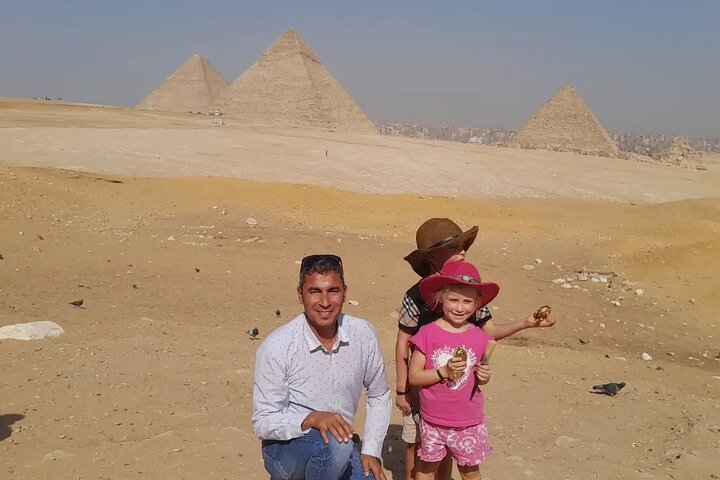 Private Guided Tour Giza Pyramid, Shpinx and The Grand Museum.