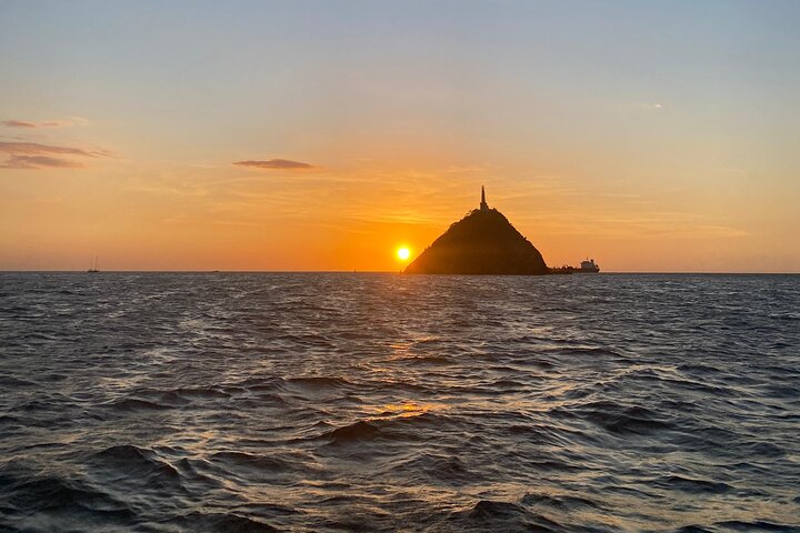 Sunset in the bay of Santa Marta in a sailboat