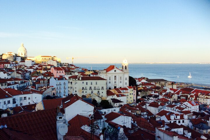 Lisbon Highlights by Van - Half Day Private Tour