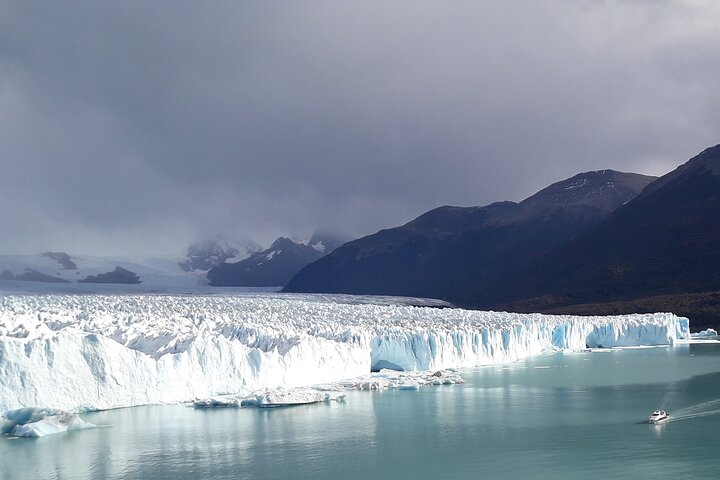 Perito Moreno Glacier with Navigation from El Calafate