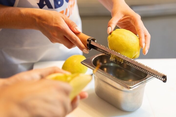 Florence Pizza or Pasta Class & Gelato Making at a Tuscan Farm