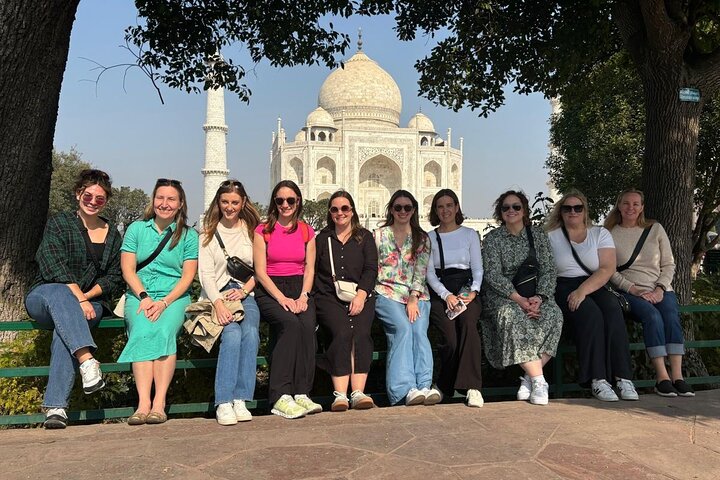 Delhi to Agra and Taj Mahal Private Day Trip by Express Train with Lunch