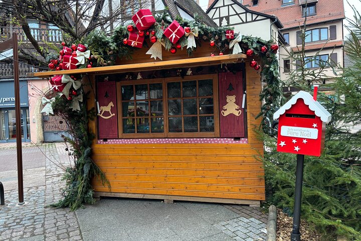 Unusual track game on Christmas markets in Obernai