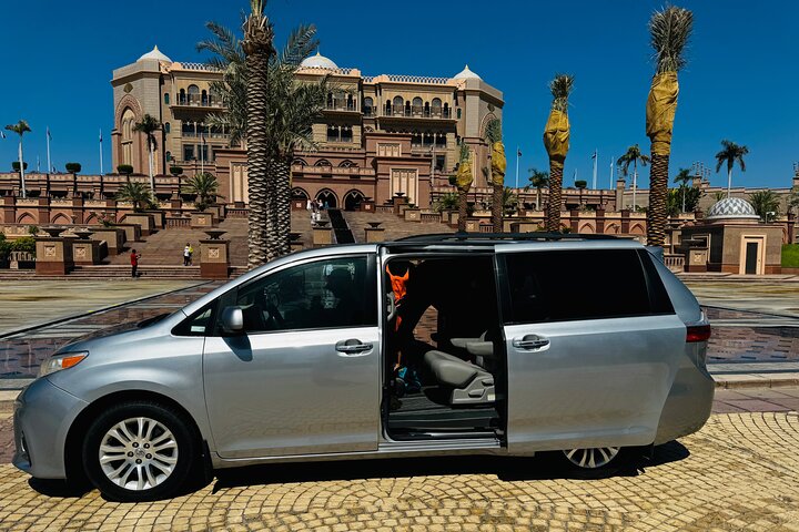 Private Transfer Between Dubai and Sharjah Airport or City