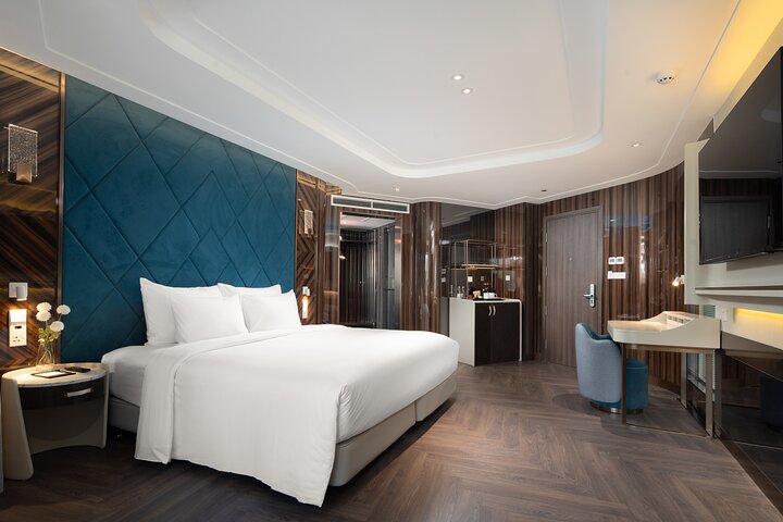 2D1N Halong Bay - The Classic Journey with Grand Pioneers Cruise