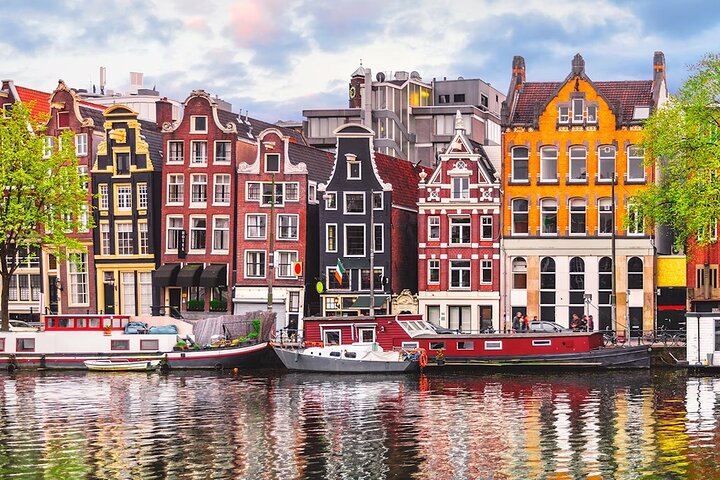 Amsterdam: AMS Airport Private Transfer ⇄ Amsterdam/Rotterdam
