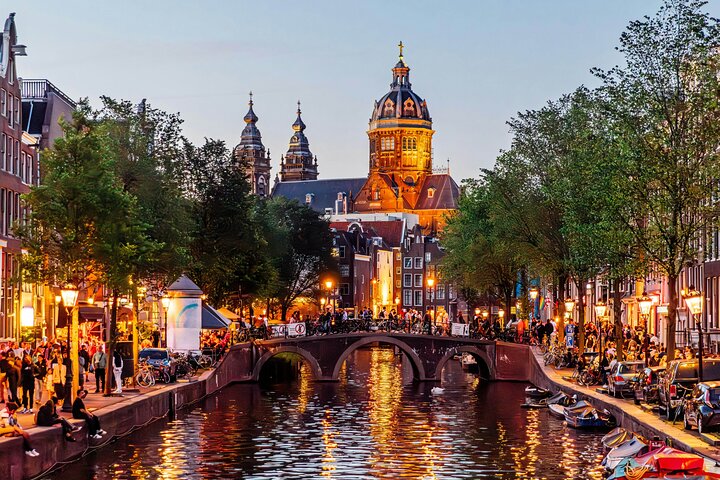 Amsterdam: AMS Airport Private Transfer ⇄ Amsterdam/Rotterdam