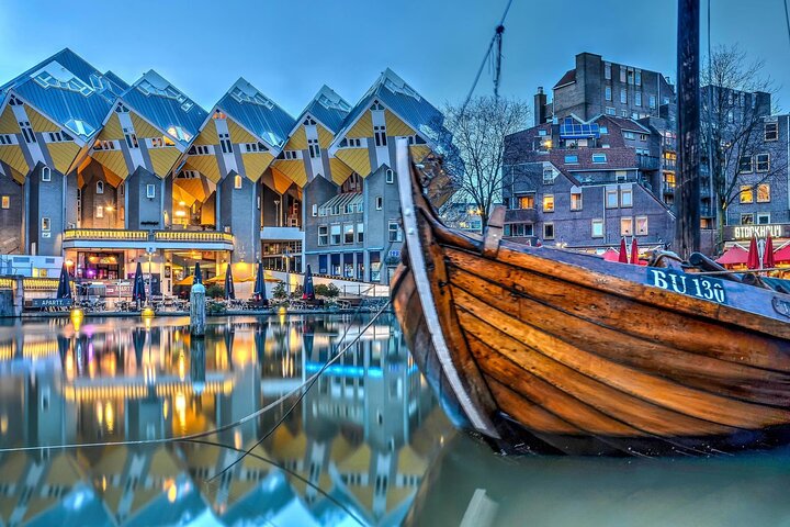 Amsterdam: AMS Airport Private Transfer ⇄ Amsterdam/Rotterdam