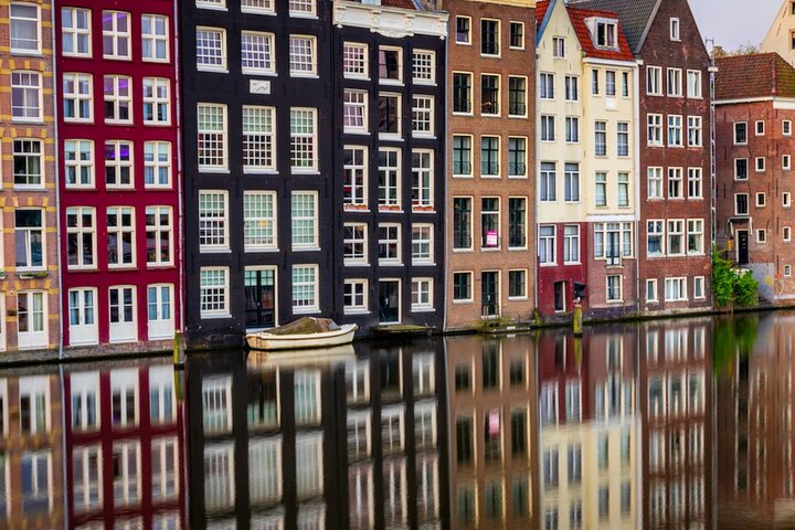 Amsterdam: AMS Airport Private Transfer ⇄ Amsterdam/Rotterdam