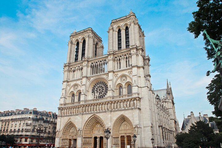 Le Havre to Paris with Boat Cruise & Lunch for First Time Visitor