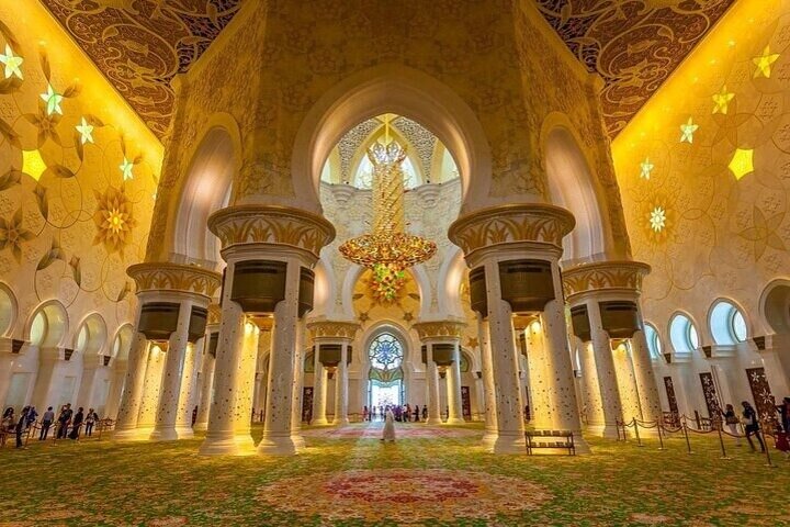 Dubai to Abu Dhabi City Tour with Grand Mosque Emirates Palace
