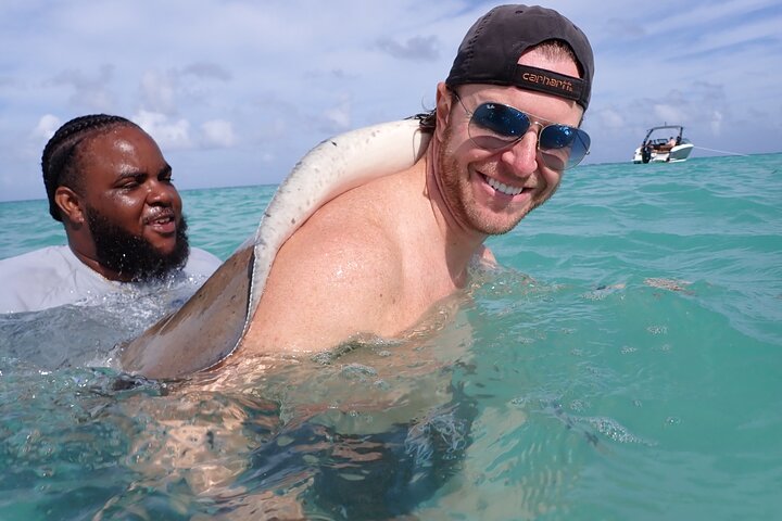 Stingray City, Star fish Point and Snorkeling Private Boat Tour