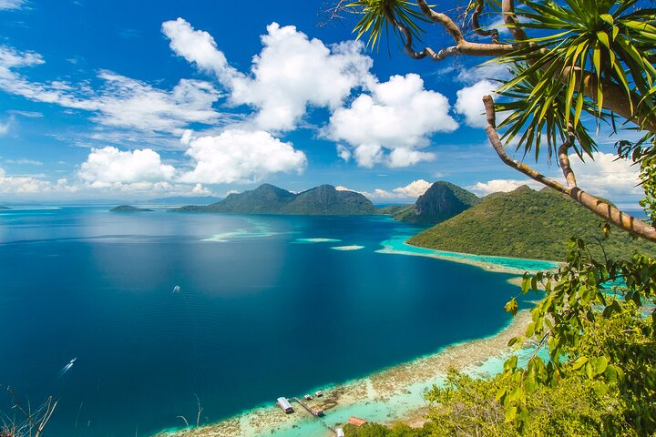 Hike and Dive in Bohey Islands with Local Lunch