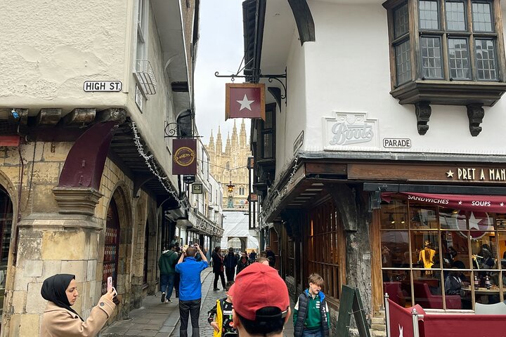 Canterbury Private 2 Hour Walking Tour with Green Badge Guide
