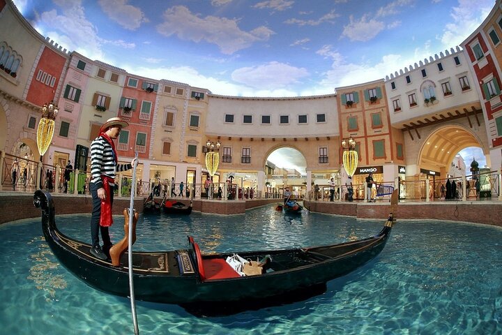 Doha Tour with Gondola Ride at Villaggio Mall