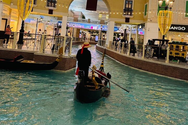 Doha Tour with Gondola Ride at Villaggio Mall