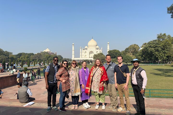 Delhi to Agra and Taj Mahal Private Day Trip by Express Train with Lunch