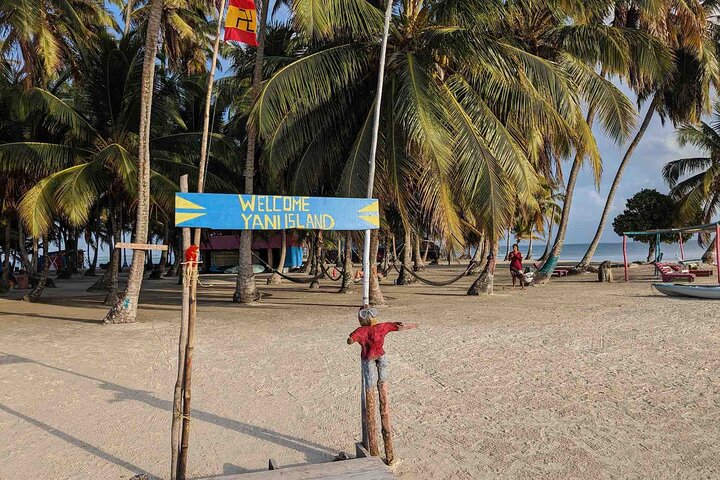 San Blas Islands 4D/3N Trip with Holandeses Cays & Boat Tour
