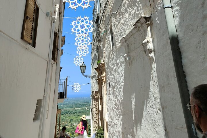 Tour : Alberobello, Ostuni, Locorotondo : Local Guide & Lunch