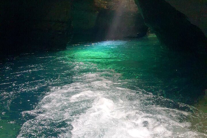Scenic Tour of City and Rainforest, Waterfall, Sulphur Springs .